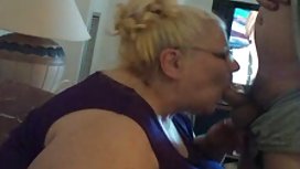 Nymphomaniac can not avoid the urge to fuck on the bus